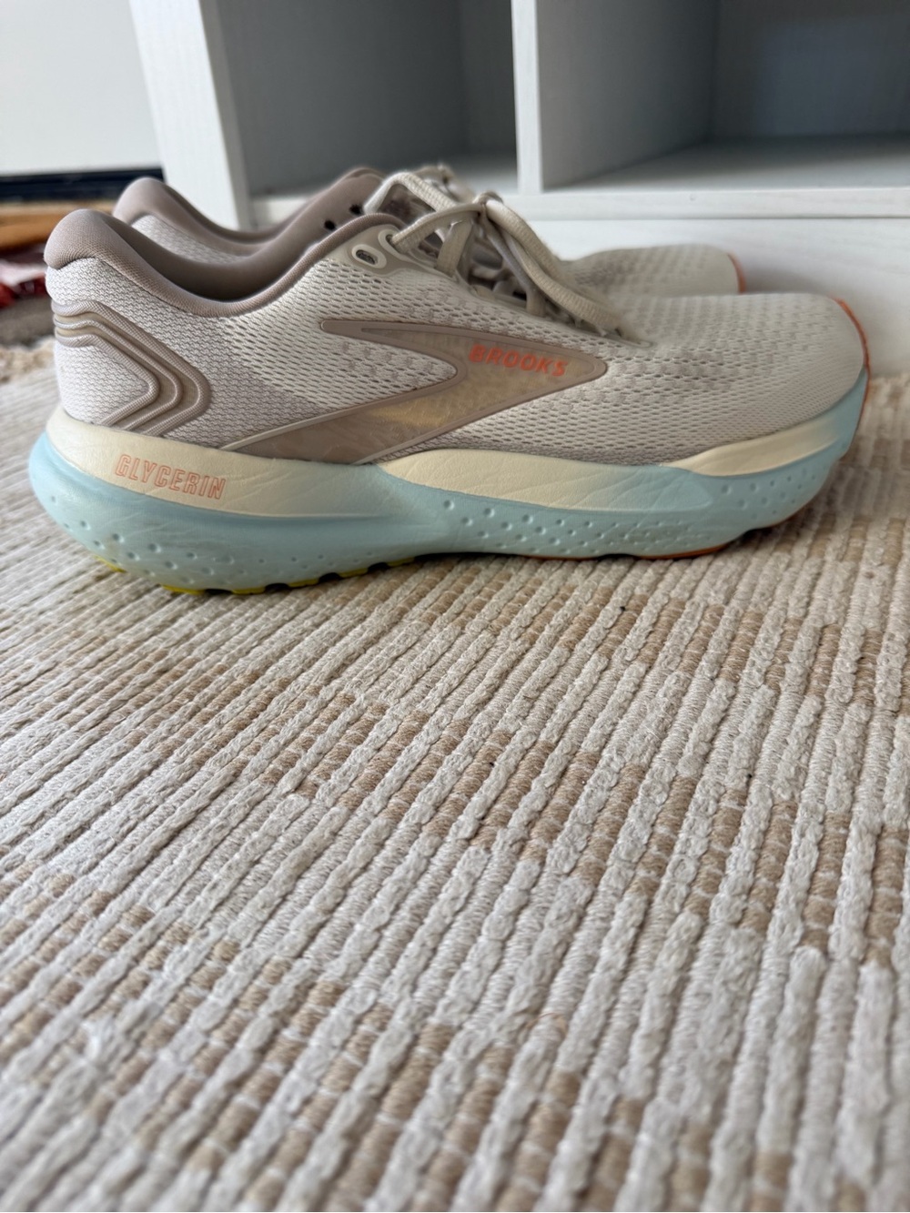 Brooks tennis shoes